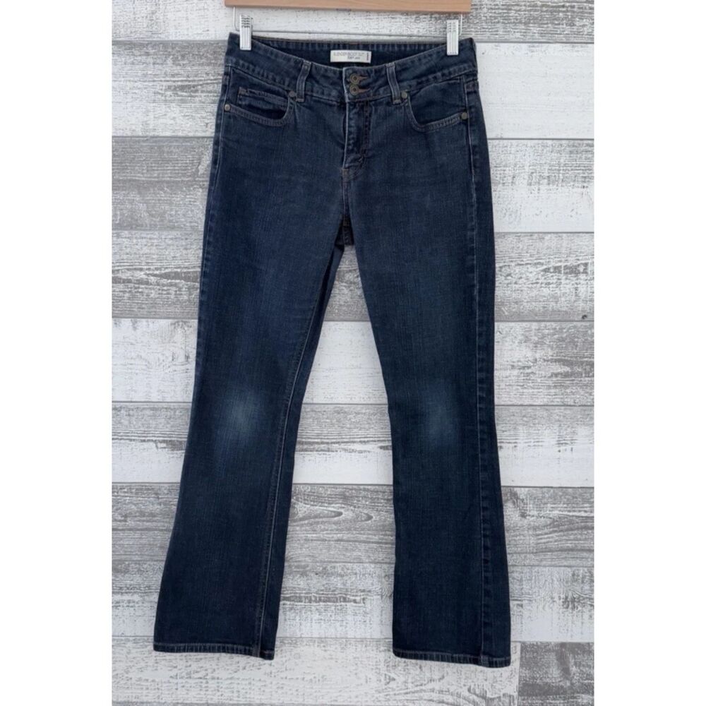 Levis 526 Slender Boot Cut Mid Rise Jeans Stretch Women's Sz 8M (Fit 30x30)